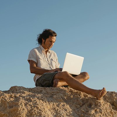 How to Build a Successful Digital Nomad Career and Travel Safely - The Wise Traveller