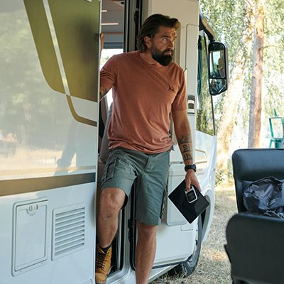 How to Start and Thrive as a Digital Nomad Living the RV Life - The Wise Traveller