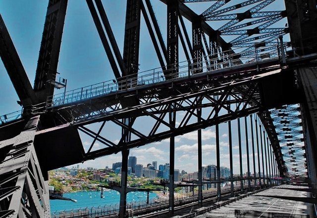 Climbing the Sydney Harbour Bridge - The Wise Travelller