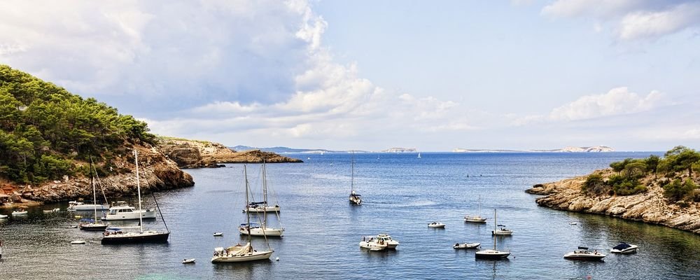 10 Best Destinations When You Are 25 - The Wise Traveller - Ibiza