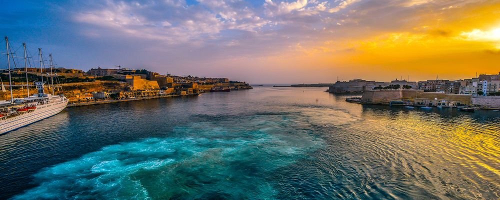 10 Places To Escape The Cold - 10 Inexpensive Destinations to Escape the Cold - The Wise Traveller - Valletta - Malta