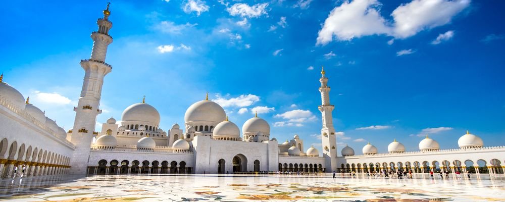 10 Places You Didn't Know To Visit - Places You Never Knew You Wanted To Visit - The Wise Traveller - Sheikh Zayed Mosque, Abu Dhabi, U.A.E