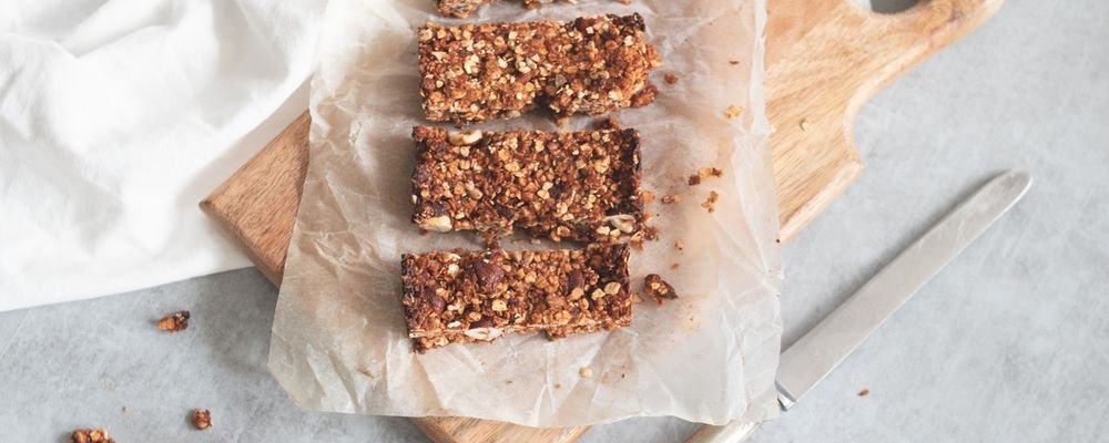 4 Healthy Snacks for Your Next Road Trip - The Wise Traveller - Granola