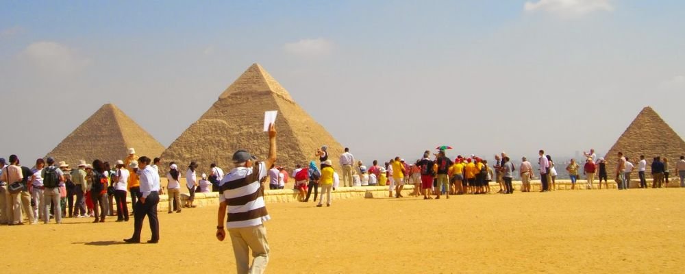 5 Bucket List Debunks - 5 Travel Fantasies That Can Be Travel Nightmares - The Wise Traveller - Seeing The Pyramids