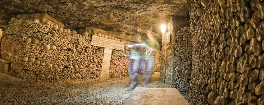 5 Terrifying Destinations - The Wise Traveller - The Catacombs, Paris