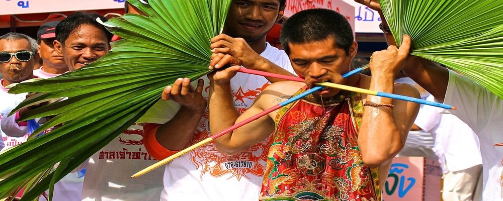 5 Wonderfully Weird Thai Fesitvals - The Wise Traveller - Mutilation, Whips and Burning Feet - The Nine Emperor Gods Festival
