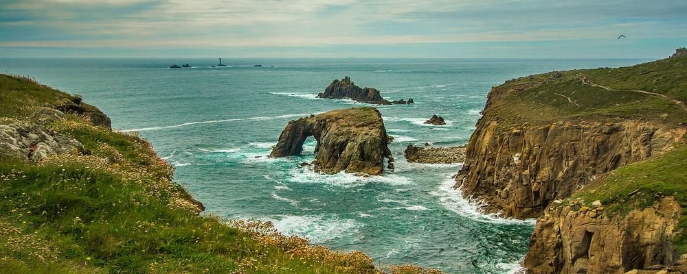 6 Scenic Destinations for Walking Holidays in the U.K - The Wise Traveller - Cornwall