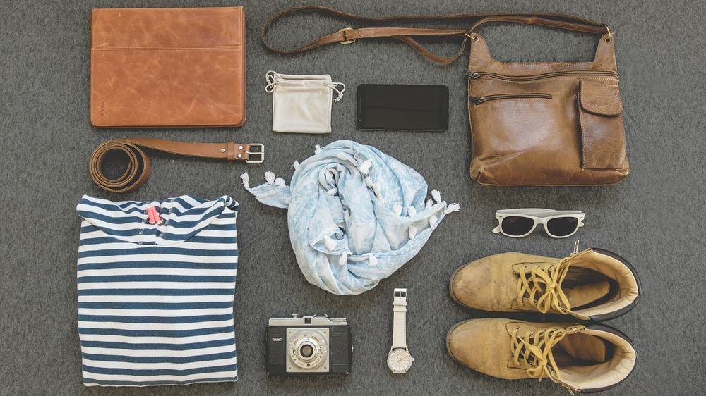 6 Ways to Look Good While Traveling Light - The Wise Traveller - Travel things