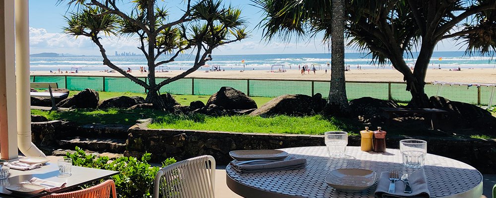 7am - Coffee Queues, Dogs and Beautiful People - Burleigh Heads, Queensland - The Wise Traveller - IMG_2911