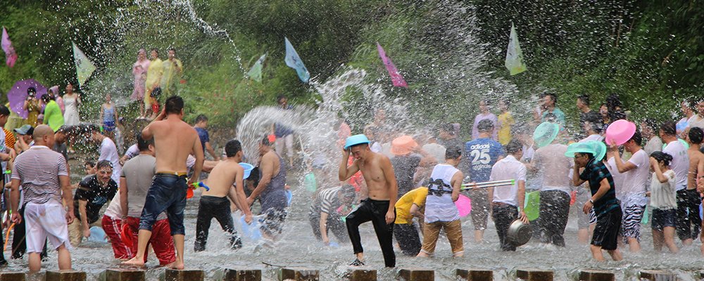 8 Festivals To Visit in April - The Wise Traveller - Songkran