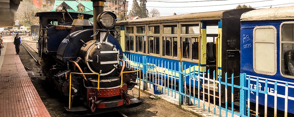 8 Iconic Train Journeys In India - The Wise Traveller - Toy train - Darjeeling