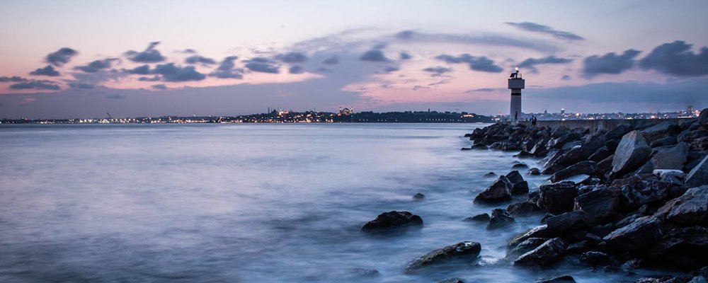 9 Books To Spark Your Wanderlust - The Wise Traveller - Istanbul