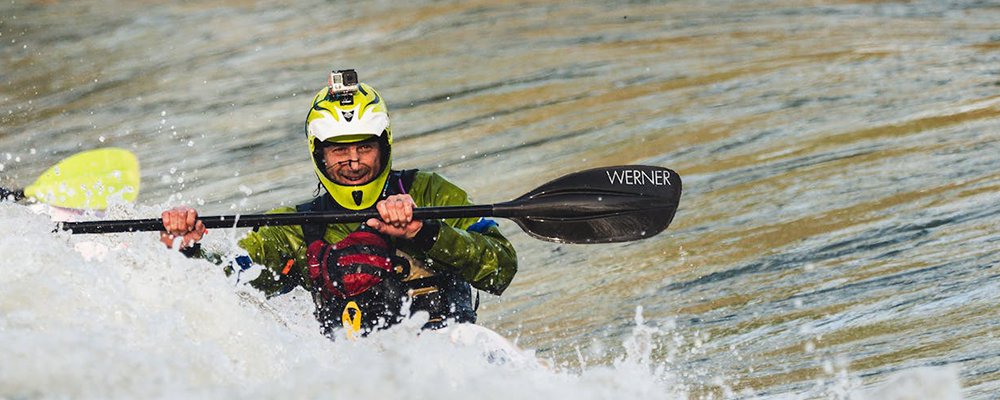 A Complete Guide to Whitewater Rafting - The Wise Traveller - Paddling