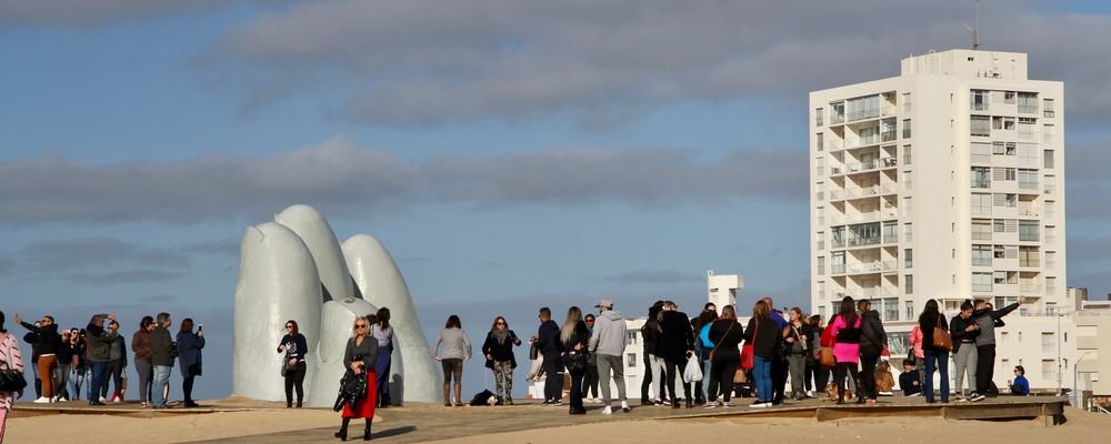 A Finger Into the Sea—Punta del Este -  Uruguay - The Wise Traveller - IMG_1156