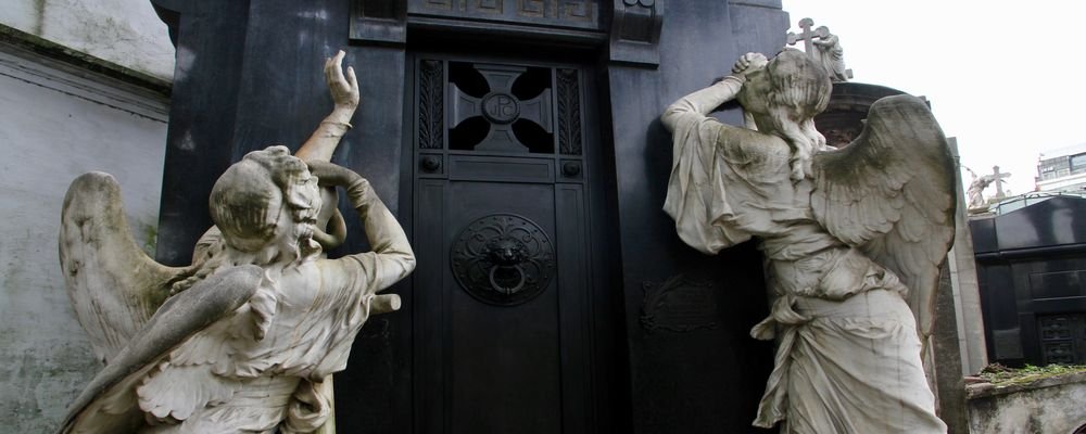 A Little Bucket List for Buenos Aires - The Wise Traveller - Cemetry 2 - IMG_9995