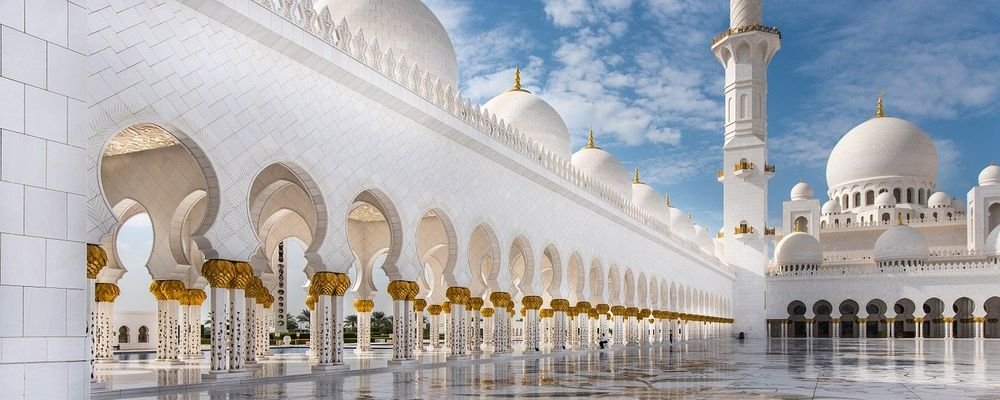 Abu Dhabi Travel Guide for First Time Travellers - The Wise Traveller - Mosque