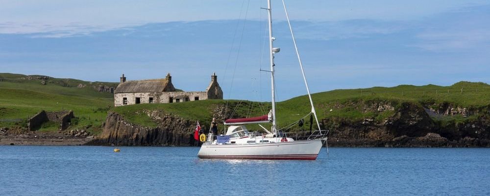Adventure Travel For Everyone - The Wise Traveller - For Those Who Seek Thrills – Yacht Sailing In The Inner Hebrides