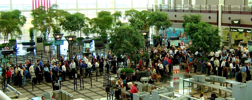 How To Handle Airport Security - This Week In Travel - The Wise Traveller