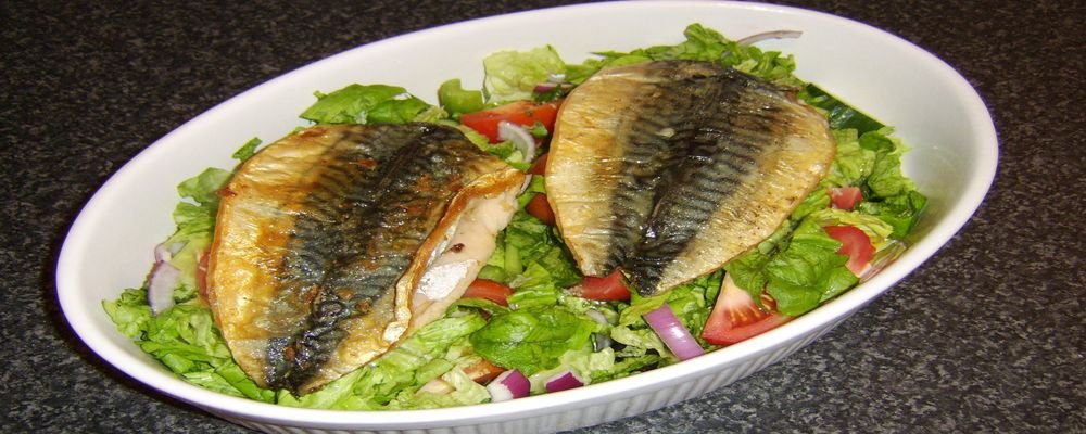 Antibes - A Mediterranean Food Feast - The Wise Traveller - Mackarel Fillets Served on Mediterranean Style Salad