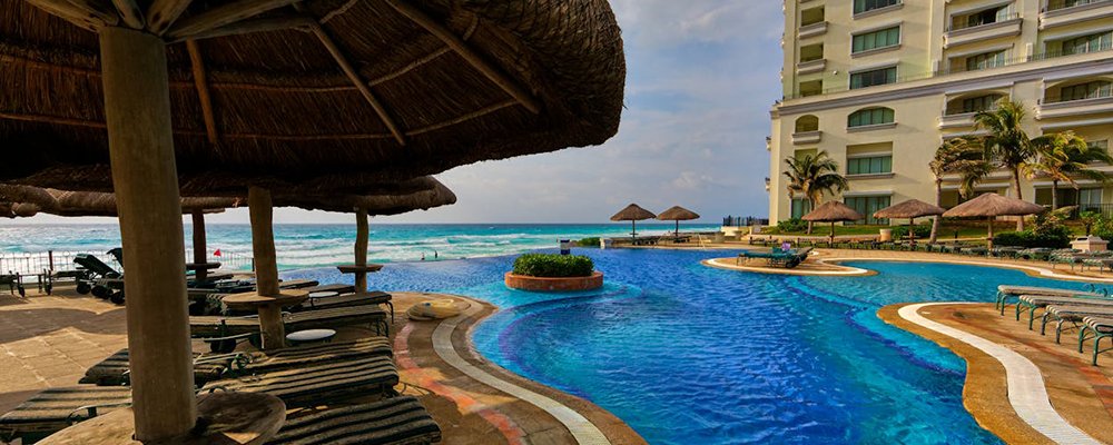 Are hotel loyalty schemes worth it? - The Wise Traveller - Hotel pool 