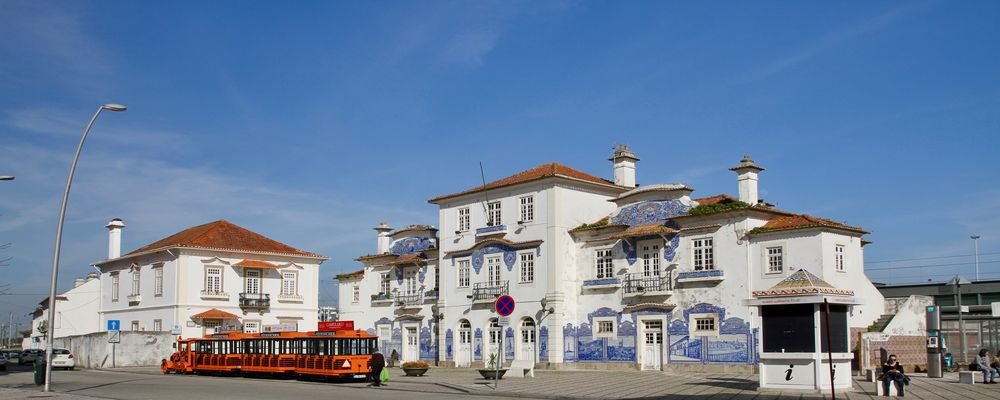 Aveiro—The Venice of Portugal - The Wise Traveller - Train Station