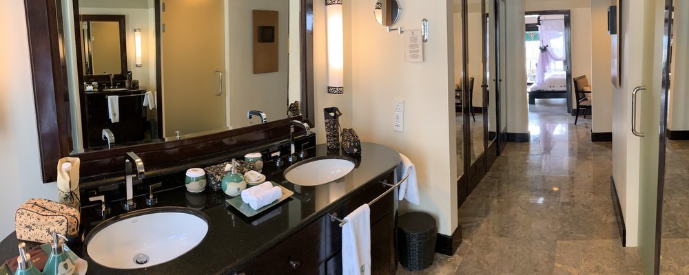 Hotel Review: Banyan Tree Resort - 2 bedroom infinity pool villa bathroom - The Wise Traveller