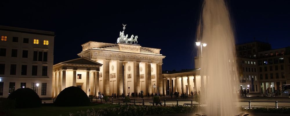 Berlin’s Got Your Back - The Wise Traveller - Brandenburg gate