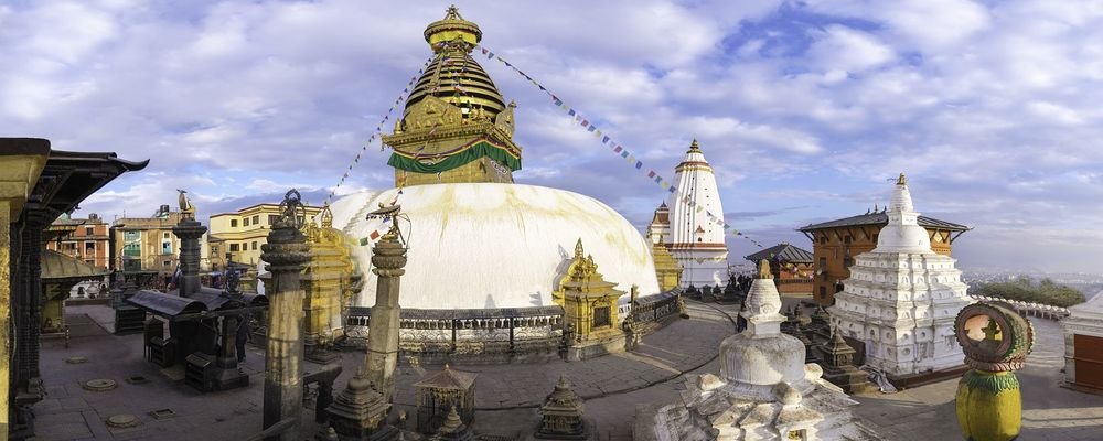 Chaos in Kathmandu - The Wise Traveller - Temples and monasteries