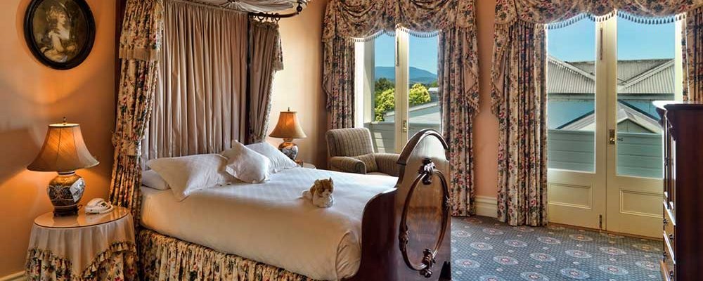 5 Australian Vineyards to Sip and Sleep At - The Wise Traveller - Chateau Yearing Victoria 