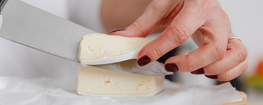 Cheesy Destinations for Foodaholics - The Wise Traveller - Camembert