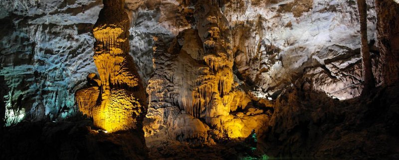Incredible Explorable Caves - The Wise Traveller