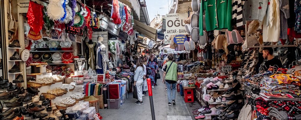 Explore - Izmir - The Wise Traveller - Kemeralti