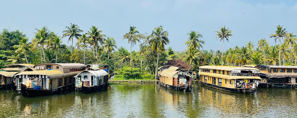 Exploring Kerala - The Wise Traveller - Houseboats