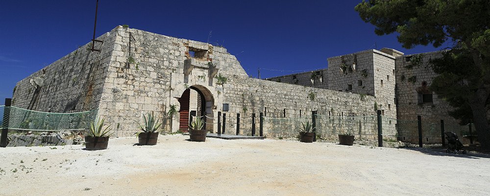 Exploring Underwater Caves - Vis Island, Croatia - The Wise Traveller - Fort George