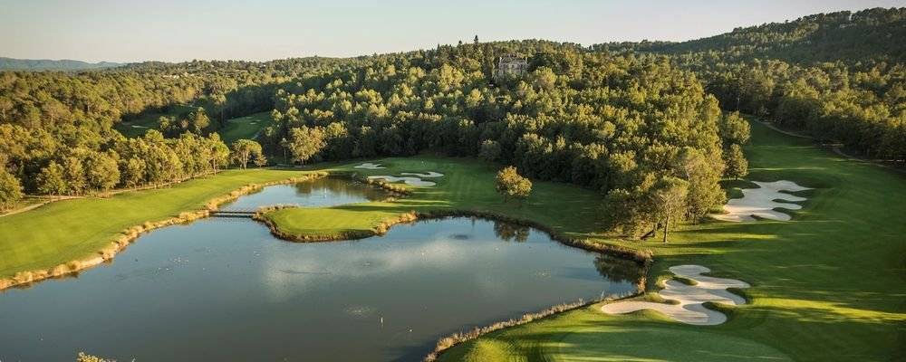 Five of the World’s Most Luxurious Golf Resorts - The Wise Traveller - Terre Blanche Chateau - France