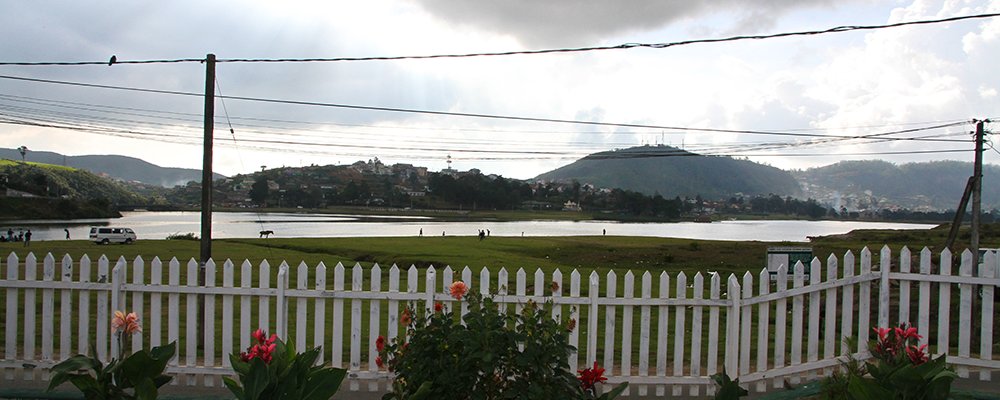 From Badulla to Colombo - Picturesque Train Rides of Sri Lanka - The Wise Traveller - Fence and view