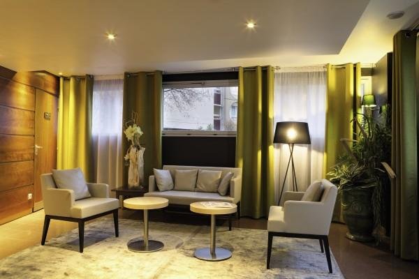 Hotel Review - Hotel Belambra Magendie Paris - 13th Arrondissement - Latin Quartier - Left Bank - The Wise Traveller - Lobby