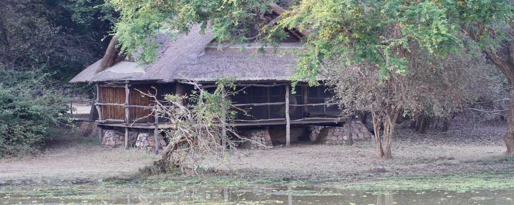 Hotel Review - Mfuwe Lodge - South Luangwa National Park - Zambia - The Wise Traveller - Hut