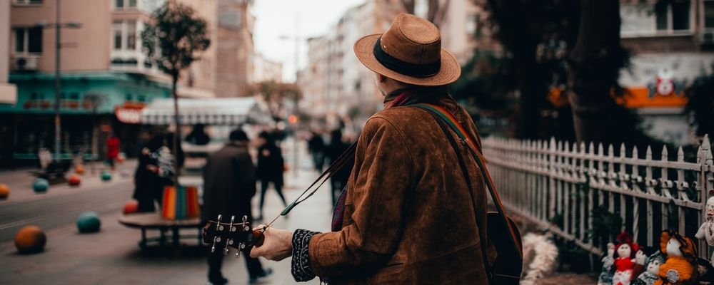 How to Be a Better Traveller - The Wise Traveller - Musician