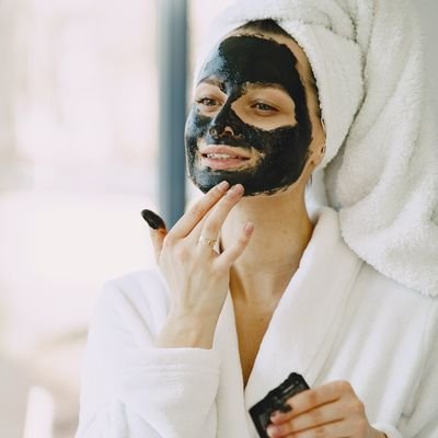 How to Create a Five-star Spa Experience at Home - The Wise Traveller - Face Mask