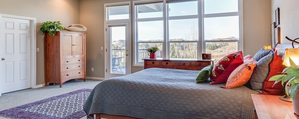 How to Make Your Home Seem Like a Five-star Hotel - The Wise Traveller - Pillows
