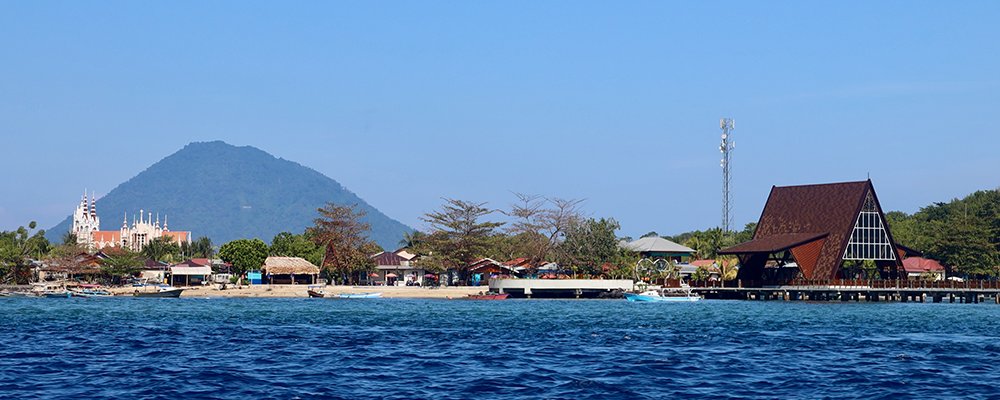 It’s All About Under the Water - Bunaken National Marine Park - Sulawesi, Indonesia - The Wise Traveller - 186A9780