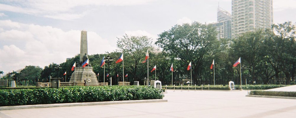 Madness in Manila - The Philippines - The Wise Traveller - Rizal Park