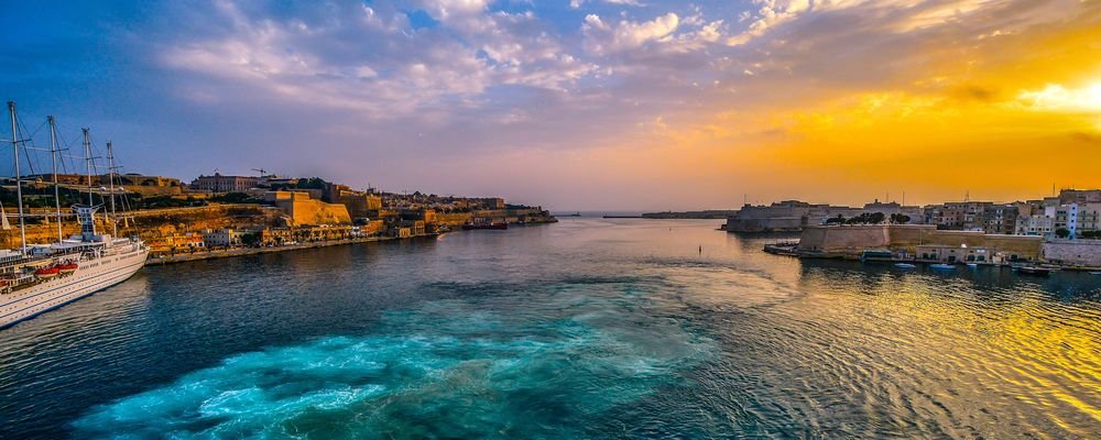 Malta and Gozo - Short Travel Guide - The Wise Traveller - Valetta