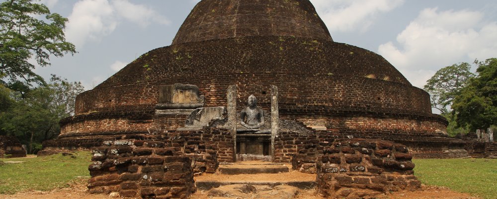 Massive Statues, a Big Rock to Climb and Ancient Cities - Sri Lanka - The Wise Traveller - Anuradhapura