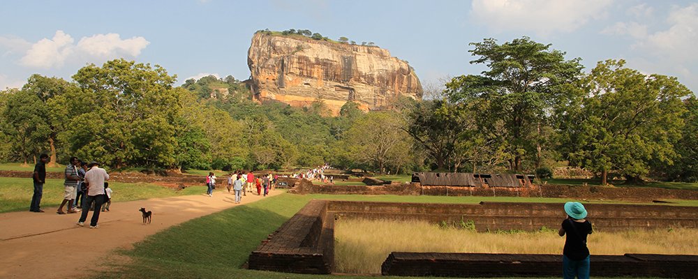 Massive Statues, a Big Rock to Climb and Ancient Cities - Sri Lanka - The Wise Traveller - Sigiriya Rock - Walk