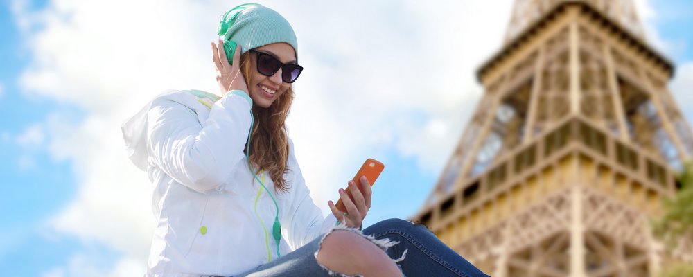 5 Ways To Stay In Touch When Travelling - The Wise Traveller