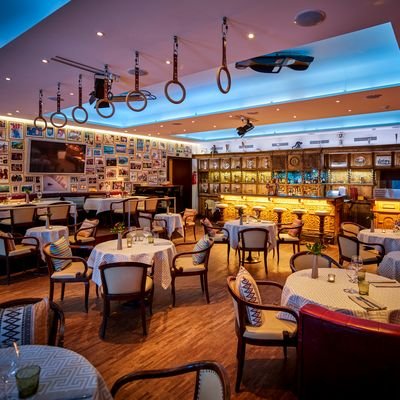 Review - Kulm Hotel - St. Moritz - Switzerland - The Wise Traveller - Sunny Bar Restaurant