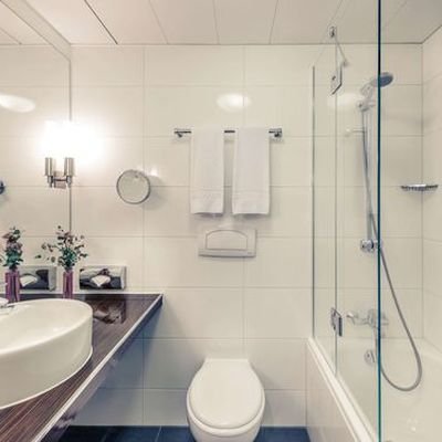 Review - Mercure Hotel Wiesbaden City - Germany - The Wise Traveller - Bathroom