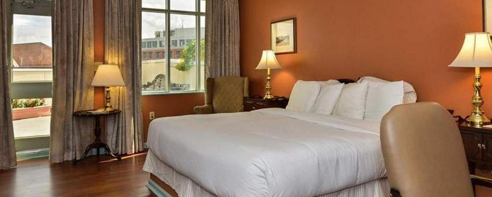 Hotel Review: Admiral Fell Inn, Baltimore, USA